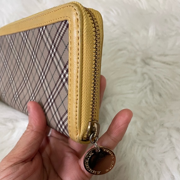 Authentic BURBERRY long zip wallet🌸🦋 - Picture 6 of 16
